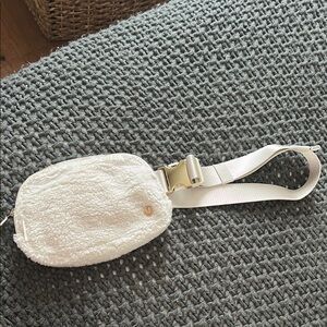 Lululemon Sherpa Belt Bag